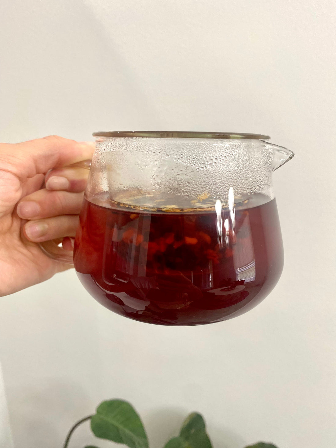 Adaptogens vs. Nervines: What's the Difference and How Do They Work?